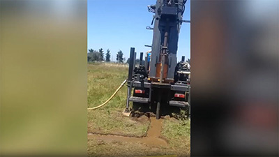 Буровая установка KW200 для водяных скважин на рабочем участке
