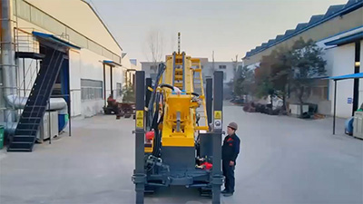 Буровая установка для бурения скважин на гусеничном ходу KW400
