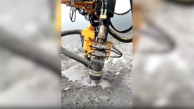 Гидравлическая буровая установка KL510 с верхним ударным механизмом на рабочем участке