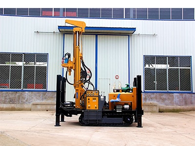 Буровая установка для бурения скважин на гусеничном ходу KW260