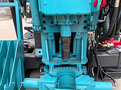 Буровая установка для бурения скважин на гусеничном ходу  KW280